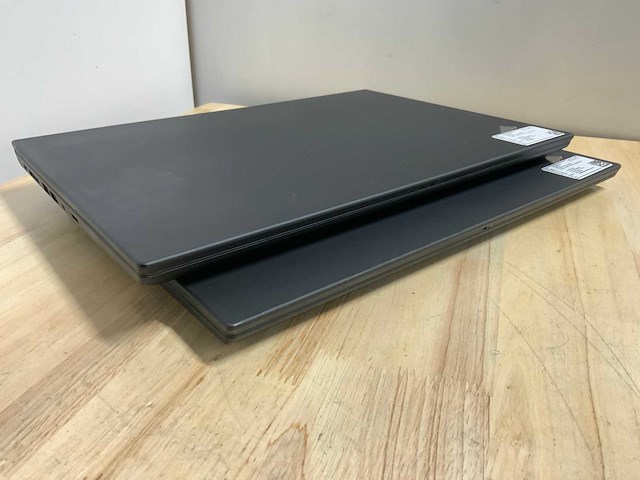 Lenovo t15 - laptop (2x) - afbeelding 4 van  6