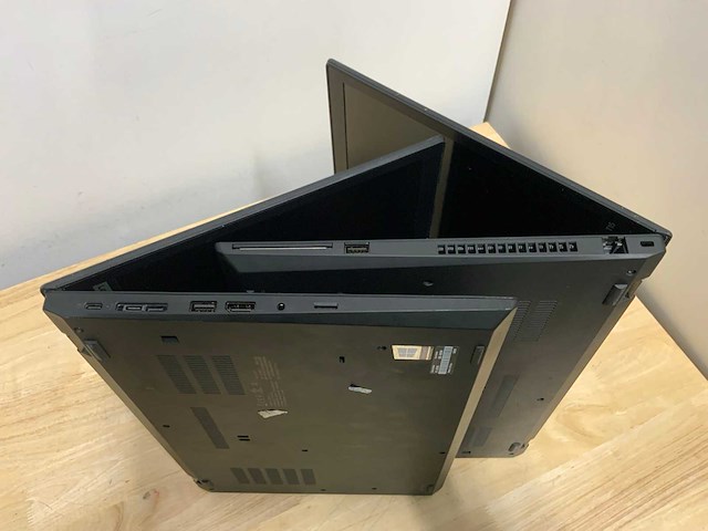Lenovo t15 - laptop (2x) - afbeelding 6 van  6