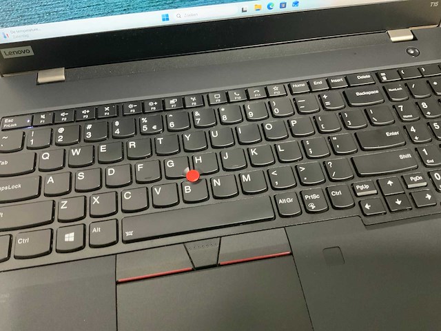 Lenovo t15 - laptop (2x) - afbeelding 1 van  5