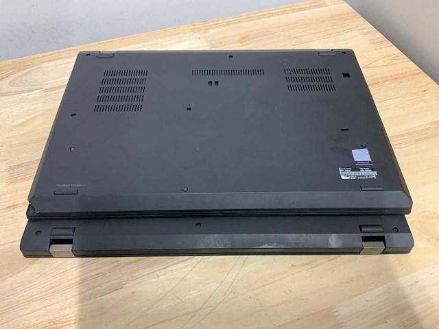 Lenovo t15 - laptop (2x) - afbeelding 3 van  5