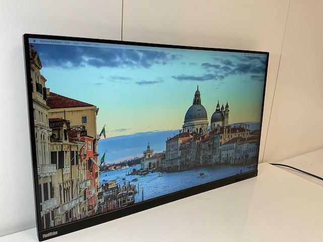 Lenovo (t32p-20) 32”, 3840x2160 (uhd) ips monitor - afbeelding 3 van  8