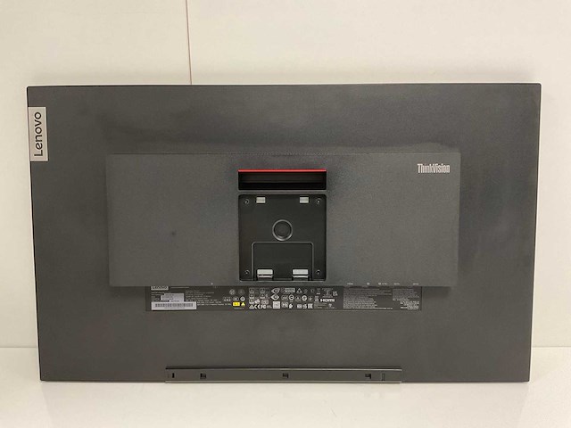 Lenovo (t32p-20) 32”, 3840x2160 (uhd) ips monitor - afbeelding 4 van  8