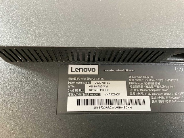 Lenovo (t32p-20) 32”, 3840x2160 (uhd) ips monitor - afbeelding 5 van  5