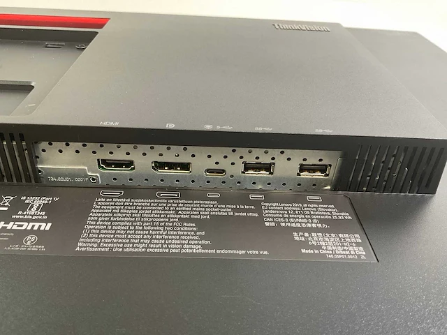Lenovo (t32p20) 32”, 3840x2160 (uhd) ips monitor - afbeelding 5 van  7