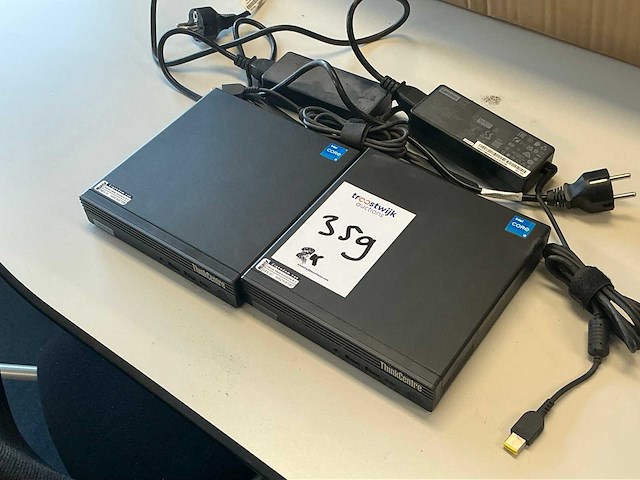Lenovo thinkcentre m70q g3 i5 8gb 256ssd w11p desktop (2x) - afbeelding 3 van  3
