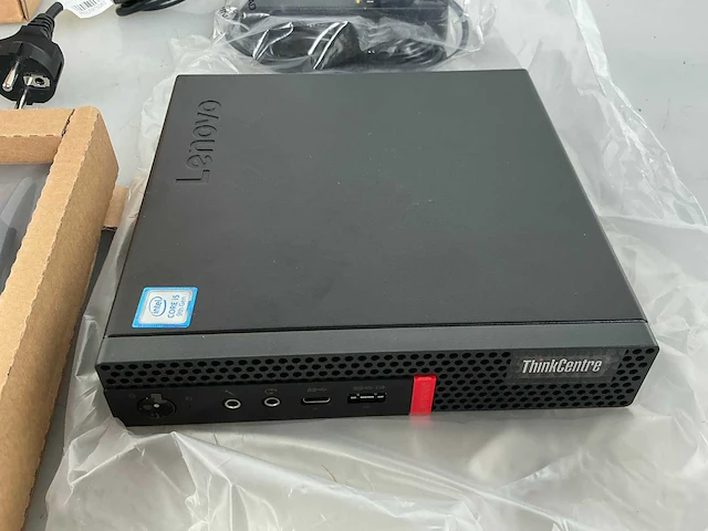 Lenovo thinkcentre m920q desktop - afbeelding 2 van  7