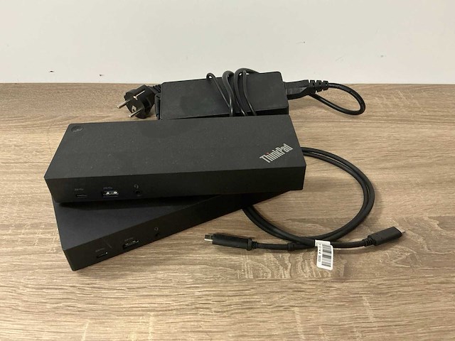 Lenovo thinkpad hybrid usb-c with usb-a dockingstation (2x) - afbeelding 1 van  6