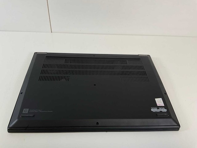 Lenovo thinkpad p1 gen 4i 16”, core(tm) i7 11th gen, 32 gb ram, no hdd, nvidia t1200 gpu 4 gb laptop - afbeelding 6 van  7