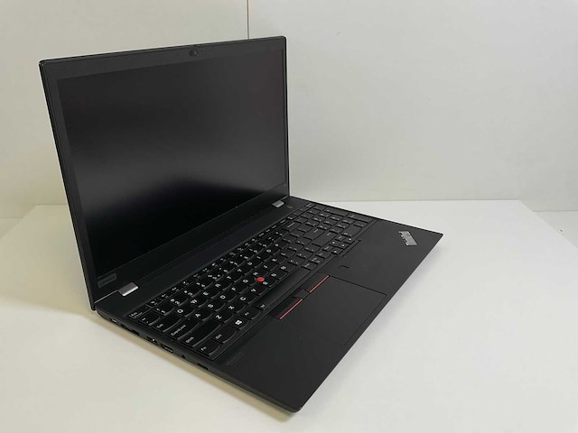 Lenovo thinkpad t15 gen 1 15.5”, core(tm) i5 10th gen , 16 gb ram, 256 gb nvme laptop - afbeelding 1 van  3