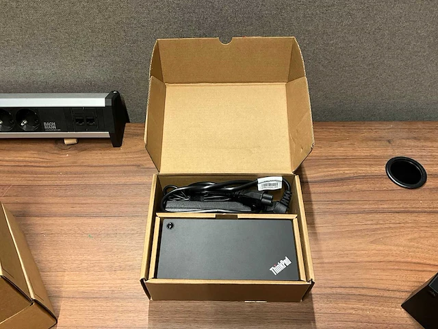 Lenovo thinkpad universal usb-c dockingstation (2x) - afbeelding 6 van  7