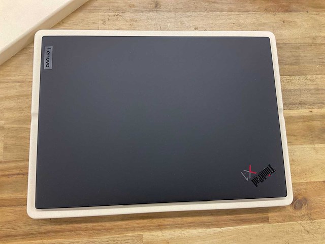 Lenovo thinkpad x1 carbon gen 11 laptop - afbeelding 2 van  5