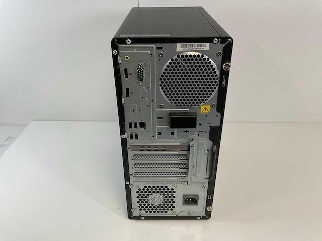 Lenovo thinkstation p340, core(tm) i7 10th gen, 32 gb ram, no hdd, nvidia quadro p620 2 gb workstation - afbeelding 4 van  5