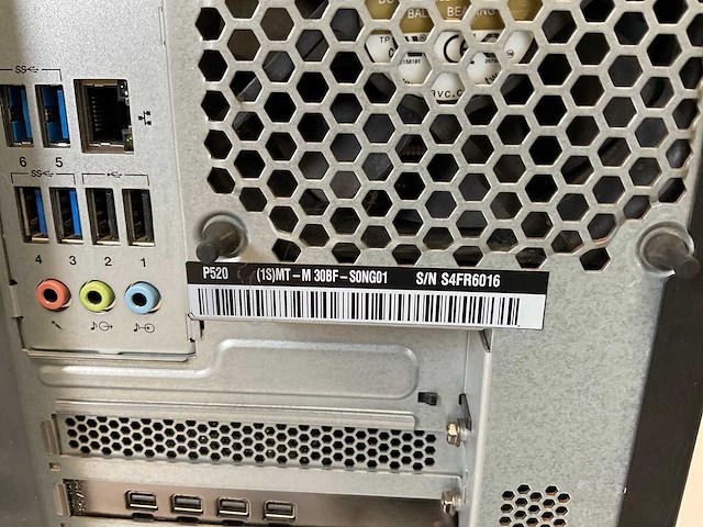 Lenovo thinkstation p520, xeon(r) w-2135, 16 gb ram, no hdd, nvidia quadro p1000 4 gb workstation - afbeelding 5 van  5