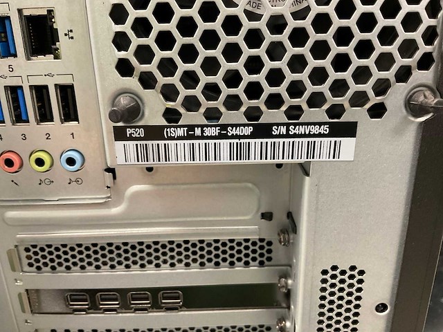 Lenovo thinkstation p520, xeon(r) w-2135, 64 gb ram, 512 gb nvme, nvidia quadro p1000 4 gb workstation - afbeelding 5 van  5