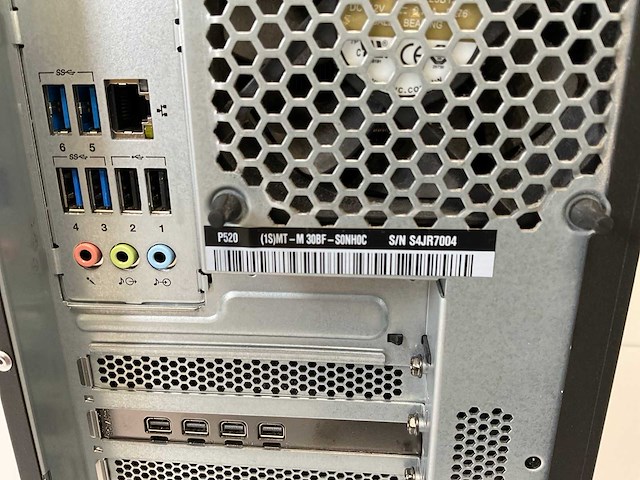 Lenovo thinkstation p520, xeon(r) w-2135, 64 gb ram, no hdd, nvidia quadro p1000 4gb workstation - afbeelding 5 van  5