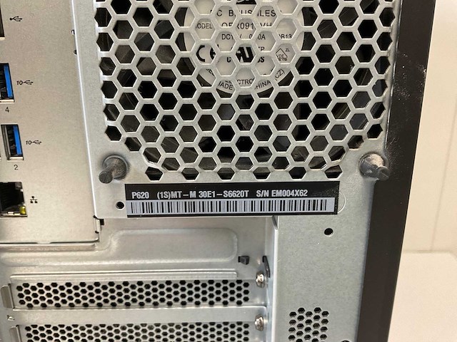 Lenovo thinkstation p620+, amd ryzen threadripper pro 3995wx, 256 gb ram, no hdd, nvidia amd radeon pro wx 3200 4 gb workstation - afbeelding 5 van  5