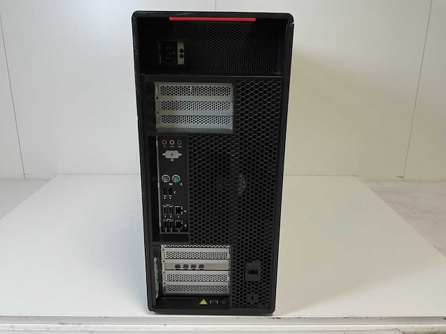 Lenovo thinkstation p920, 2x xeon(r) gold 6154, 192 gb ram, 2x 1 tb nvme, nvidia quadro p1000 4 gb workstation - afbeelding 4 van  5