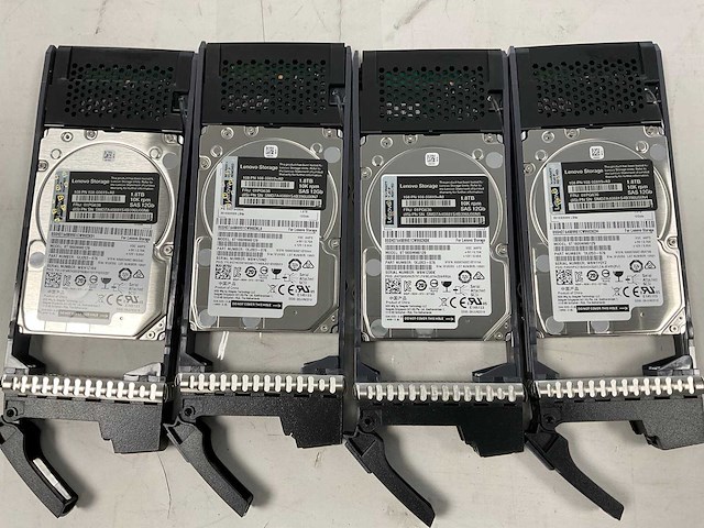 Lenovo thinksystem (de240s) - 22x 1,8 tb lenovo (st1800mm0129) - 2x 1.8 tb lenovo (al15seb18eq) 2u24 sff expansion enclosure; - afbeelding 2 van  14