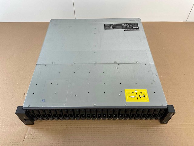 Lenovo thinksystem (de240s) - 22x 1,8 tb lenovo (st1800mm0129) - 2x 1.8 tb lenovo (al15seb18eq) 2u24 sff expansion enclosure; - afbeelding 7 van  14