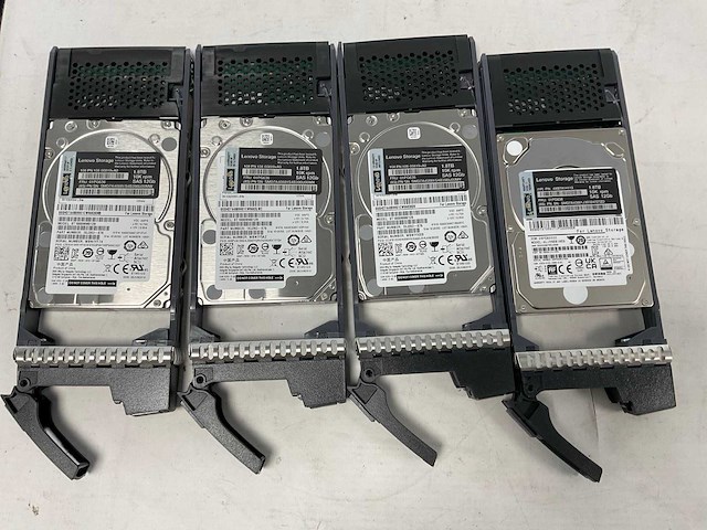 Lenovo thinksystem (de240s) - 22x 1,8 tb lenovo (st1800mm0129) - 2x 1.8 tb lenovo (al15seb18eq) 2u24 sff expansion enclosure; - afbeelding 12 van  14