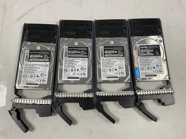 Lenovo thinksystem (de240s) - 22x 1,8 tb lenovo (st1800mm0129) - 2x 1.8 tb lenovo (al15seb18eq) 2u24 sff expansion enclosure; - afbeelding 2 van  14
