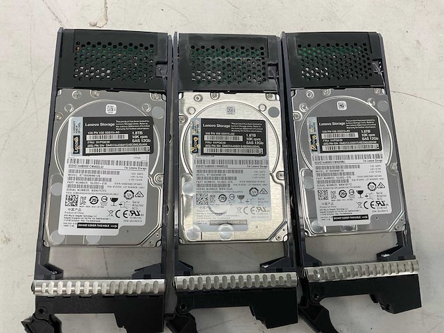 Lenovo thinksystem (de240s) - 22x 1,8 tb lenovo (st1800mm0129) - 2x 1.8 tb lenovo (al15seb18eq) 2u24 sff expansion enclosure; - afbeelding 4 van  14