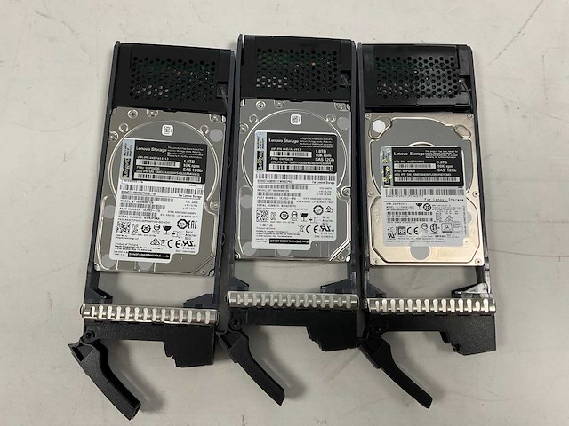 Lenovo thinksystem (de240s) - 22x 1,8 tb lenovo (st1800mm0129) & 1x 1,8 tb lenovo (al15seb18eq) 2u24 sff expansion enclosure; - afbeelding 4 van  14