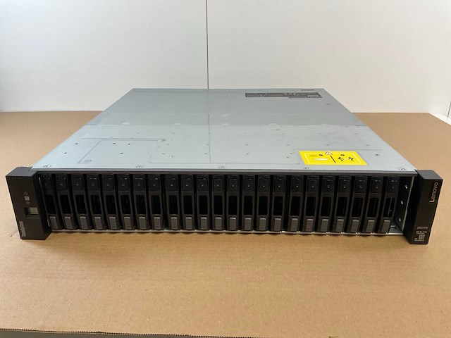 Lenovo thinksystem (de240s) - 22x 1,8 tb lenovo (st1800mm0129) & 1x 1,8 tb lenovo (al15seb18eq) 2u24 sff expansion enclosure; - afbeelding 1 van  14