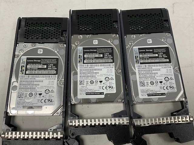Lenovo thinksystem (de240s) - 22x 1,8 tb lenovo (st1800mm0129) 2u24 sff expansion enclosure; - afbeelding 2 van  14