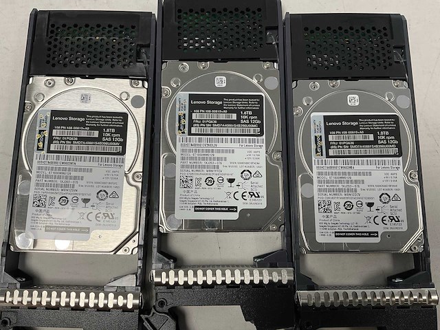 Lenovo thinksystem (de240s) - 22x 1,8 tb lenovo (st1800mm0129) 2u24 sff expansion enclosure; - afbeelding 4 van  14