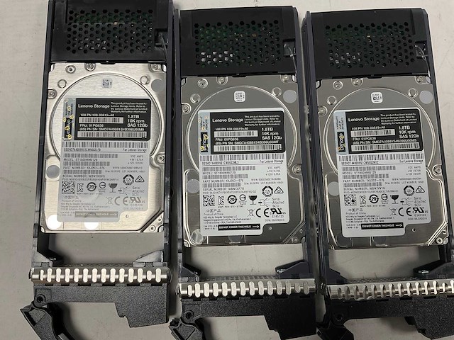 Lenovo thinksystem (de240s) - 22x 1,8 tb lenovo (st1800mm0129) 2u24 sff expansion enclosure; - afbeelding 5 van  14