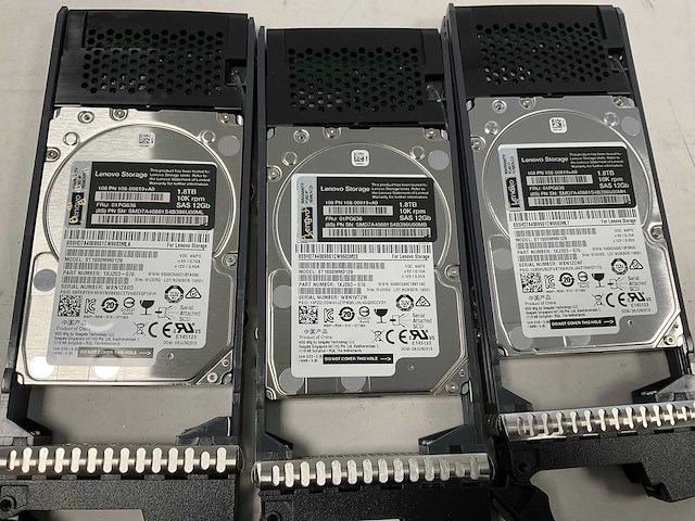 Lenovo thinksystem (de240s) - 22x 1,8 tb lenovo (st1800mm0129) 2u24 sff expansion enclosure; - afbeelding 12 van  14