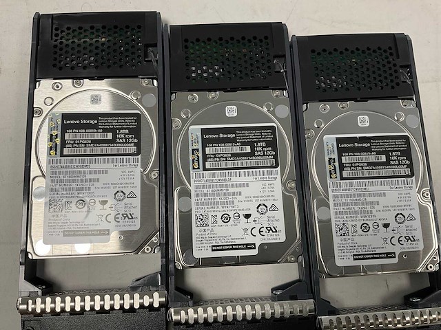 Lenovo thinksystem (de240s) - 22x 1,8 tb lenovo (st1800mm0129) 2u24 sff expansion enclosure; - afbeelding 13 van  14