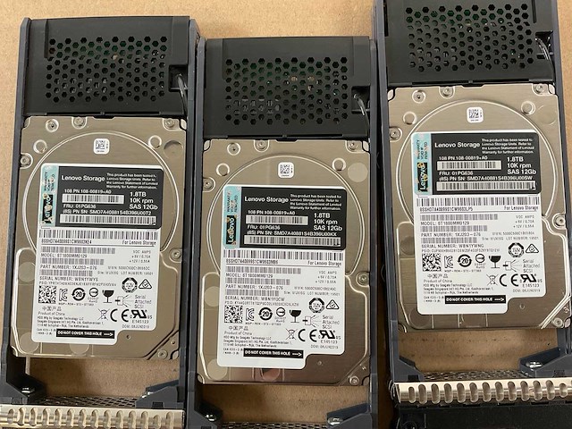 Lenovo thinksystem (de240s) - 23x 1,8 tb lenovo (st1800mm0129) - 1x 1.8 tb lenovo (al15seb18eq) 2u24 sff expansion enclosure; - afbeelding 4 van  15