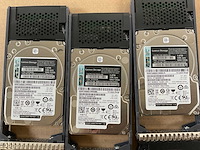 Lenovo thinksystem (de240s) - 23x 1,8 tb lenovo (st1800mm0129) - 1x 1.8 tb lenovo (al15seb18eq) 2u24 sff expansion enclosure; - afbeelding 4 van  15