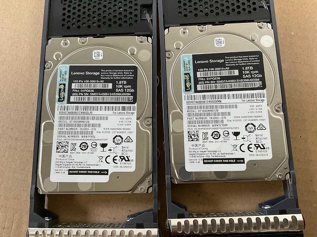 Lenovo thinksystem (de240s) - 23x 1,8 tb lenovo (st1800mm0129) - 1x 1.8 tb lenovo (al15seb18eq) 2u24 sff expansion enclosure; - afbeelding 7 van  15