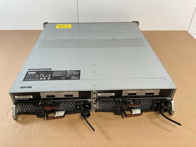 Lenovo thinksystem (de240s) - 23x 1,8 tb lenovo (st1800mm0129) - 1x 1.8 tb lenovo (al15seb18eq) 2u24 sff expansion enclosure; - afbeelding 11 van  15