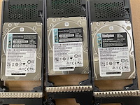 Lenovo thinksystem (de240s) - 23x 1,8 tb lenovo (st1800mm0129) - 1x 1.8 tb lenovo (al15seb18eq) 2u24 sff expansion enclosure; - afbeelding 2 van  15