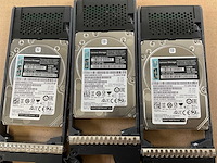 Lenovo thinksystem (de240s) - 23x 1,8 tb lenovo (st1800mm0129) - 1x 1.8 tb lenovo (al15seb18eq) 2u24 sff expansion enclosure; - afbeelding 5 van  15