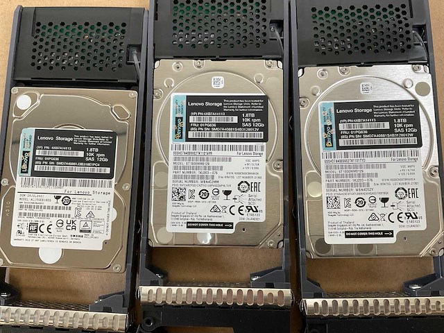 Lenovo thinksystem (de240s) - 23x 1,8 tb lenovo (st1800mm0129) - 1x 1.8 tb lenovo (al15seb18eq) 2u24 sff expansion enclosure; - afbeelding 14 van  15