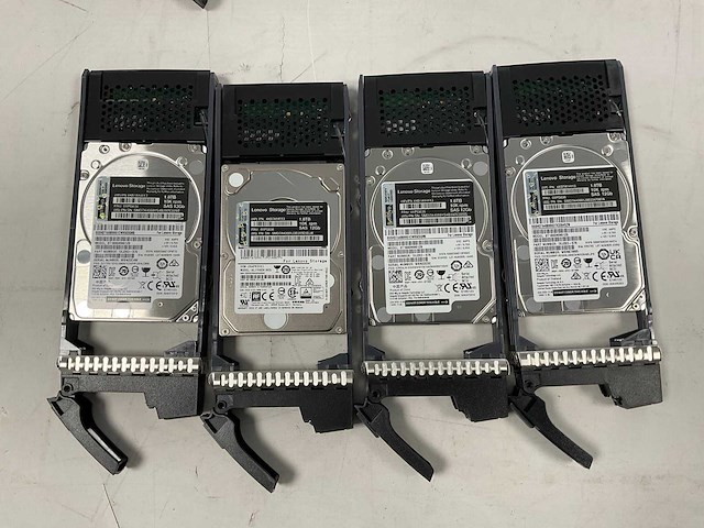 Lenovo thinksystem (de240s) - 23x 1,8 tb lenovo (st1800mm0129) & 1x 1,8 tb lenovo (al15seb18eq) 2u24 sff expansion enclosure; - afbeelding 2 van  14