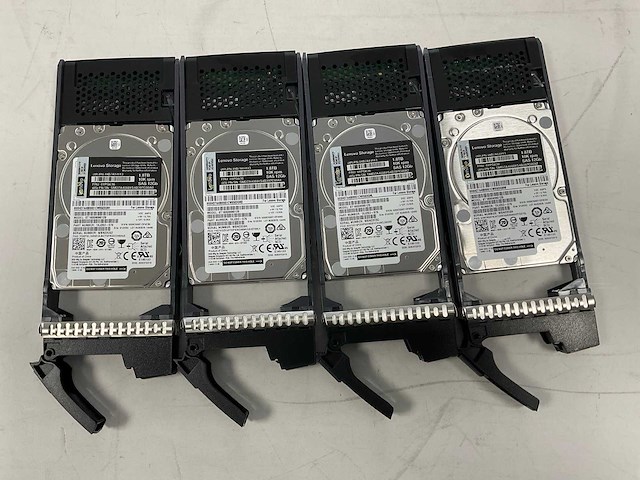 Lenovo thinksystem (de240s) - 23x 1,8 tb lenovo (st1800mm0129) & 1x 1,8 tb lenovo (al15seb18eq) 2u24 sff expansion enclosure; - afbeelding 3 van  14