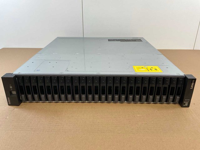 Lenovo thinksystem (de240s) - 23x 1,8 tb lenovo (st1800mm0129) & 1x 1,8 tb lenovo (al15seb18eq) 2u24 sff expansion enclosure; - afbeelding 1 van  14