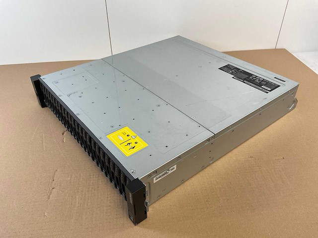 Lenovo thinksystem (de240s) - 23x 1,8 tb lenovo (st1800mm0129) & 1x 1,8 tb lenovo (al15seb18eq) 2u24 sff expansion enclosure; - afbeelding 8 van  14