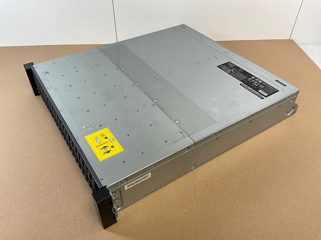 Lenovo thinksystem (de240s) - 23x 1,8 tb lenovo (st1800mm0129) 2u24 sff expansion enclosure; - afbeelding 9 van  14