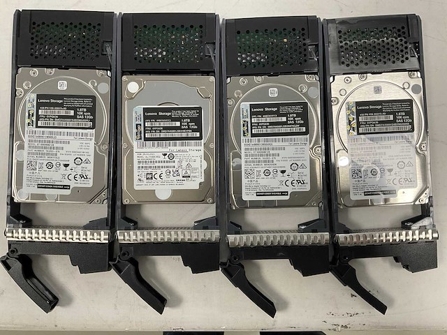 Lenovo thinksystem (de240s) - 23x 1,8 tb lenovo (st1800mm0129) 2u24 sff expansion enclosure; - afbeelding 14 van  14