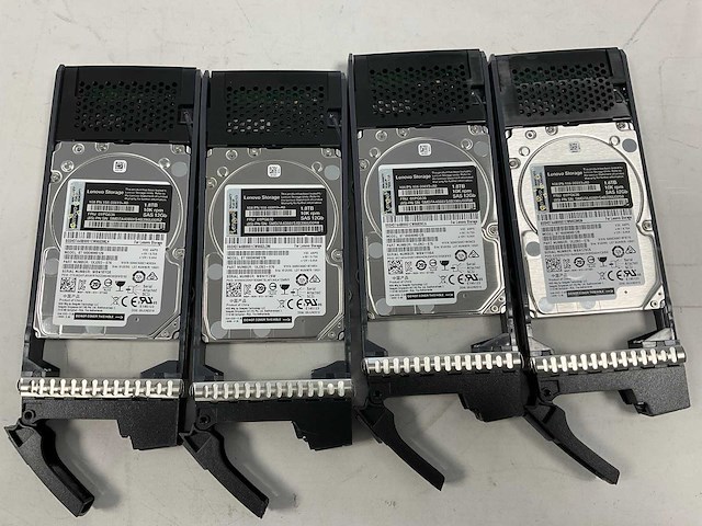 Lenovo thinksystem (de240s) - 23x 1,8 tb lenovo (st1800mm0129) 2u24 sff expansion enclosure; - afbeelding 2 van  14