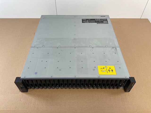 Lenovo thinksystem (de240s) - 23x 1,8 tb lenovo (st1800mm0129) 2u24 sff expansion enclosure; - afbeelding 7 van  14