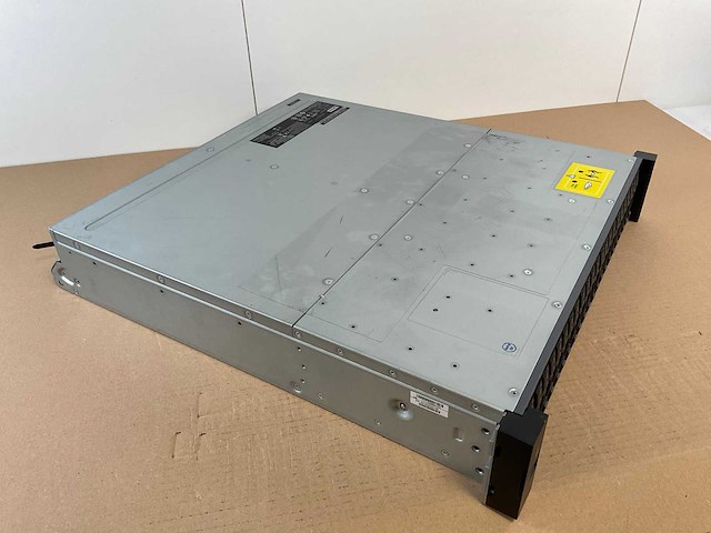 Lenovo thinksystem (de240s) - 23x 1,8 tb lenovo (st1800mm0129) 2u24 sff expansion enclosure; - afbeelding 8 van  14