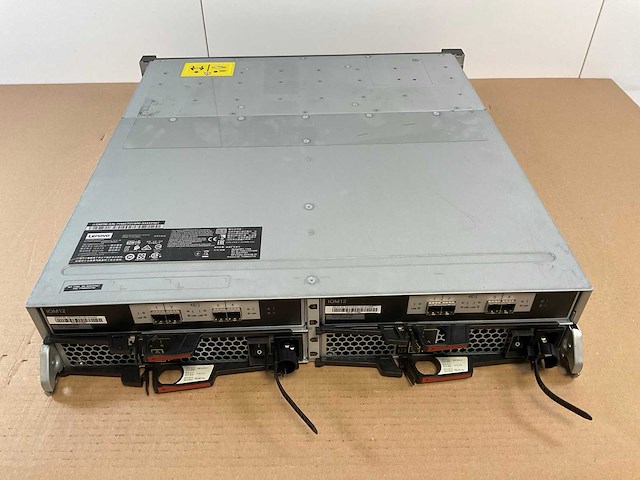Lenovo thinksystem (de240s) - 23x 1,8 tb lenovo (st1800mm0129) 2u24 sff expansion enclosure; - afbeelding 10 van  14